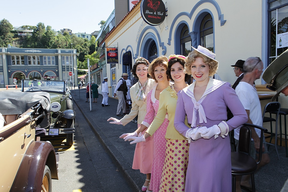 Ladies in Art Deco Style - Napier Art Deco Festival Tour