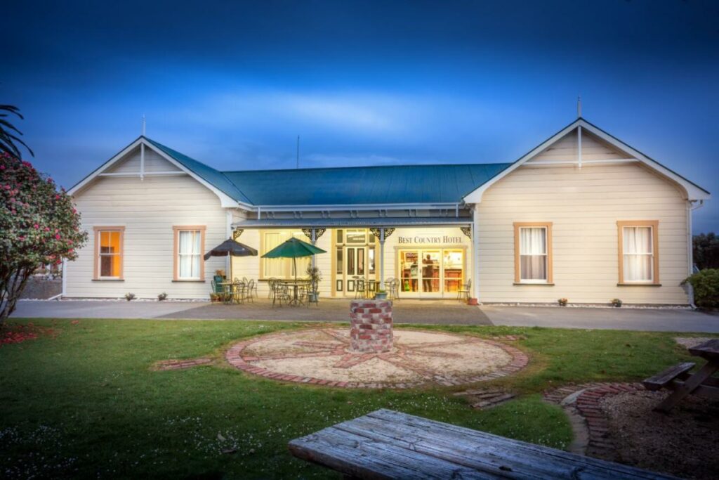 Karamea Village Hotel