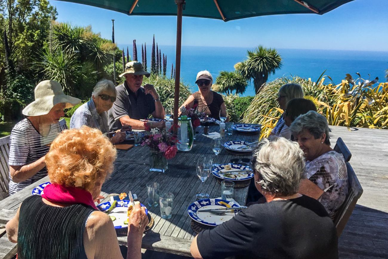 Al Fresco lunch at Fishermans Bay