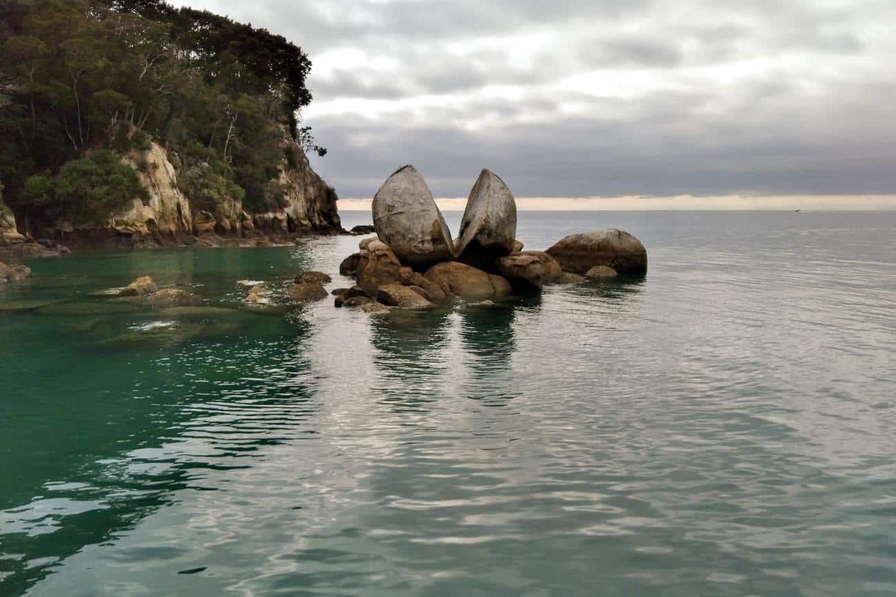 Split Apple Rock in Abel Tasman National Park