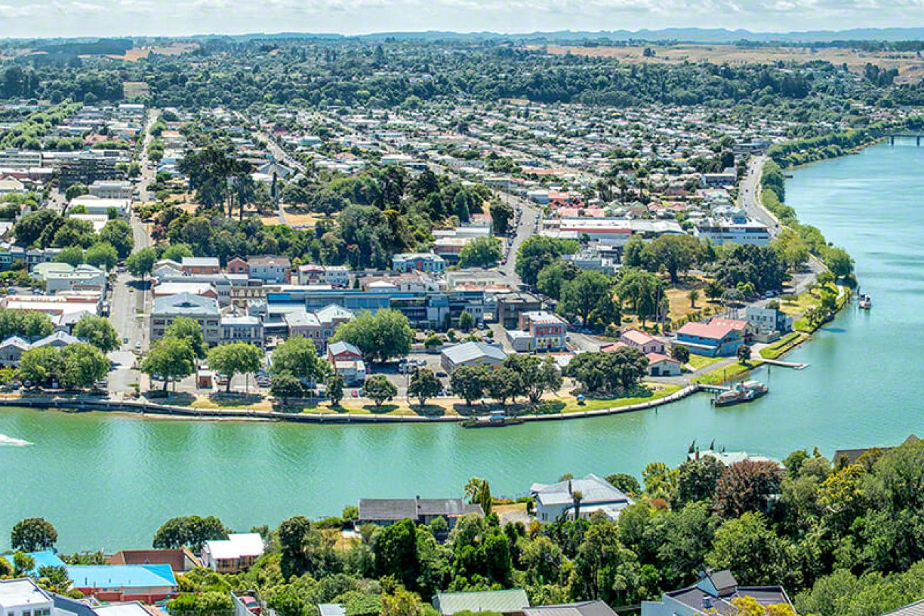 Views of the Whanganui River & City