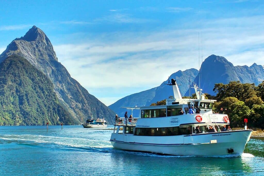 Small boat cruise on Piopiotahi Milford Sound