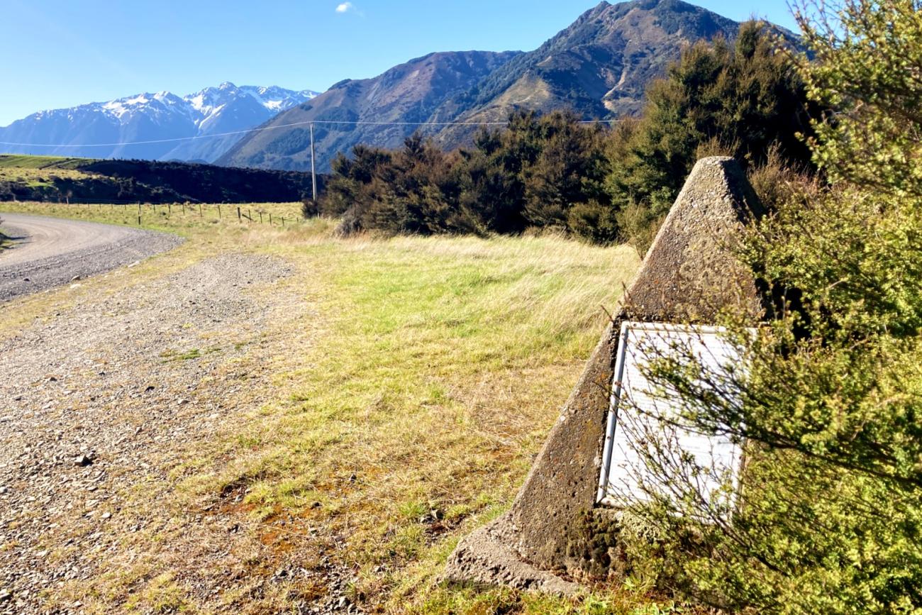 Historic markers on the way to Lakes Station